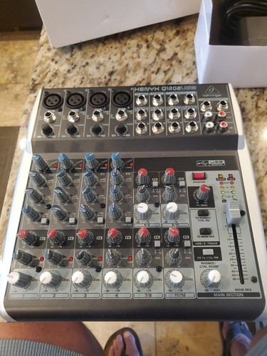 Behringer xenyx q1202usb - xenyx,
