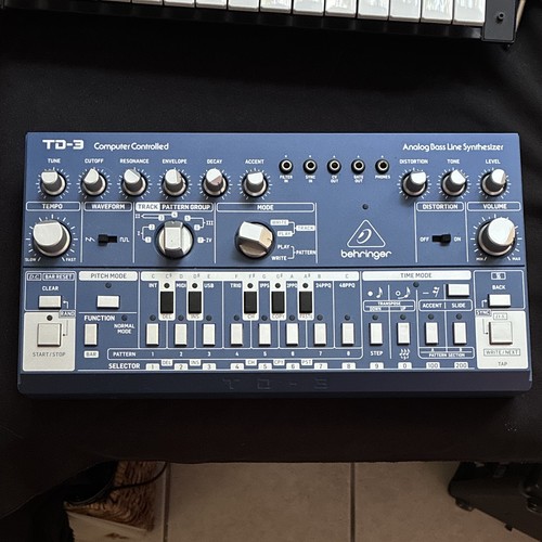 Behringer analog desktop - td-3,
